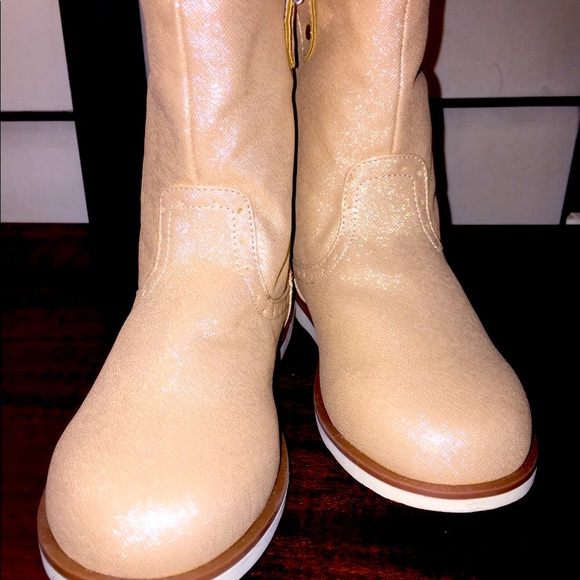 Children's Place Winter Boots & Fashion Gold Glistening Fleece lined NWT sz 2 - Picture 8 of 16
